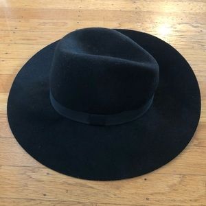 FLASH SALE⚡️Wallaroo 100% Wool Felt Floppy Hat — Black